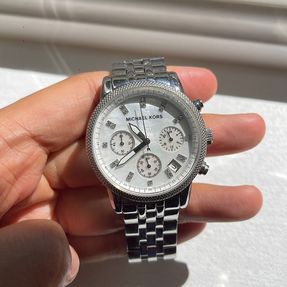 Michael Kors Watch - Picture 2 of 9